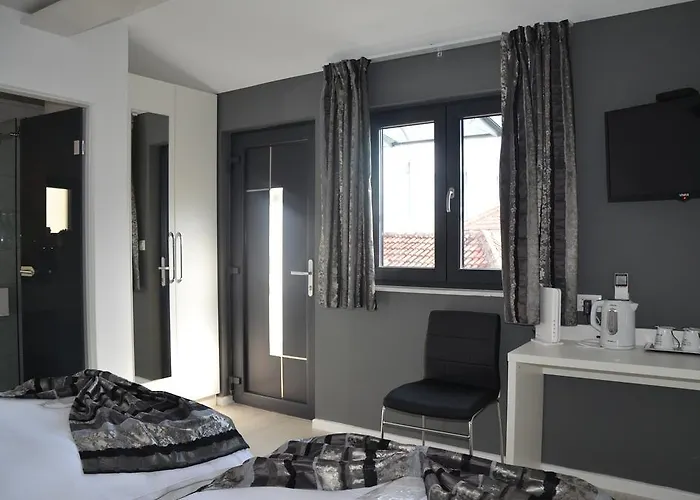 ゲストハウス Downtown 4*